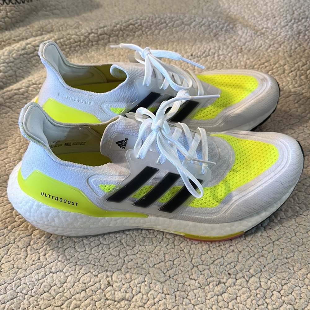 adidas - UltraBOOST 21